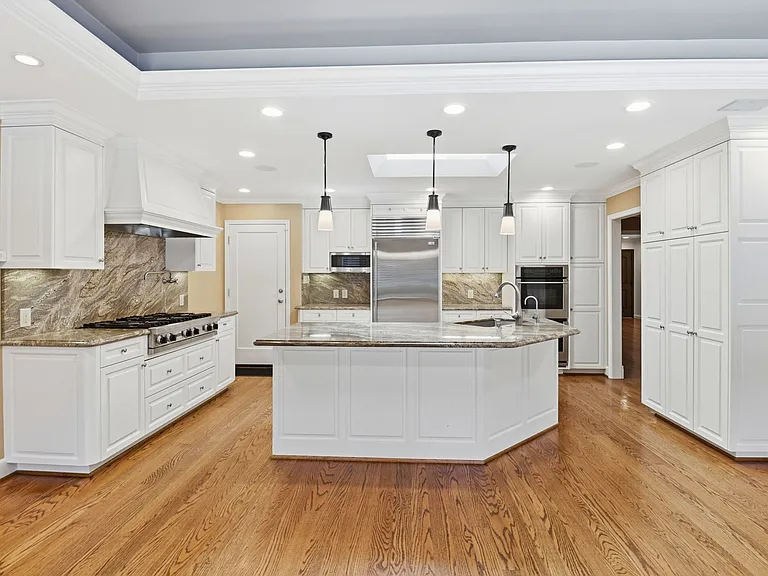 148 Cedar St — Photo 17