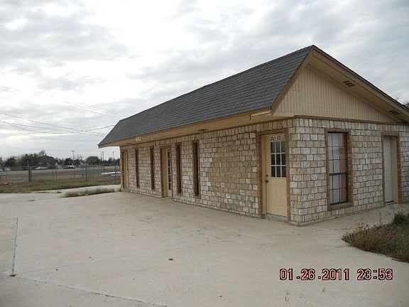 4th image of 892 W Expressway 83