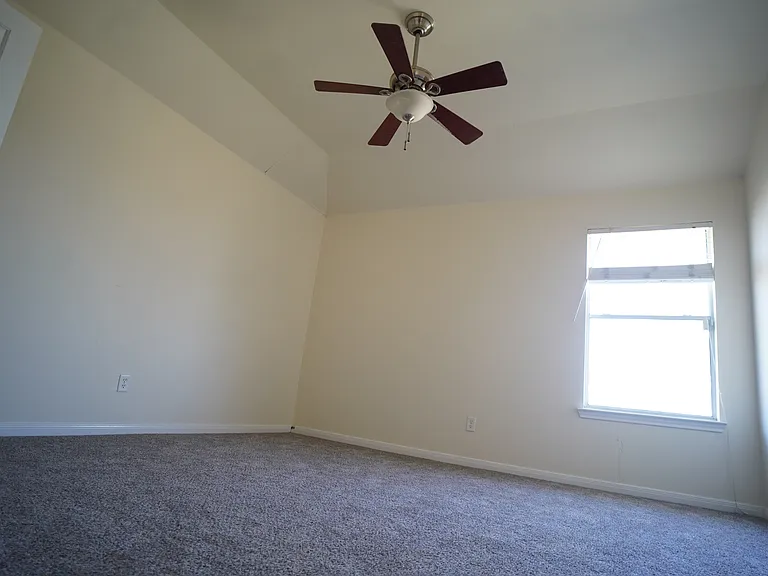 307 Spring Mdw — Photo 13