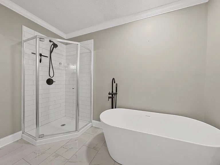 729 Collett Rd — Photo 8