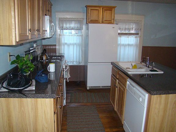 Eat in Kitchen