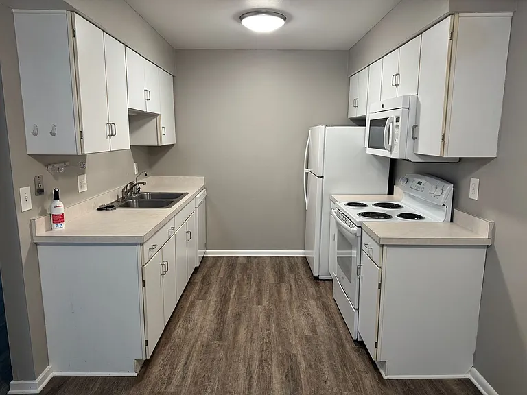 Goodhue Apartments — Photo 5