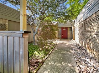 8308 Southmeadow Cir, Dallas, TX 75231