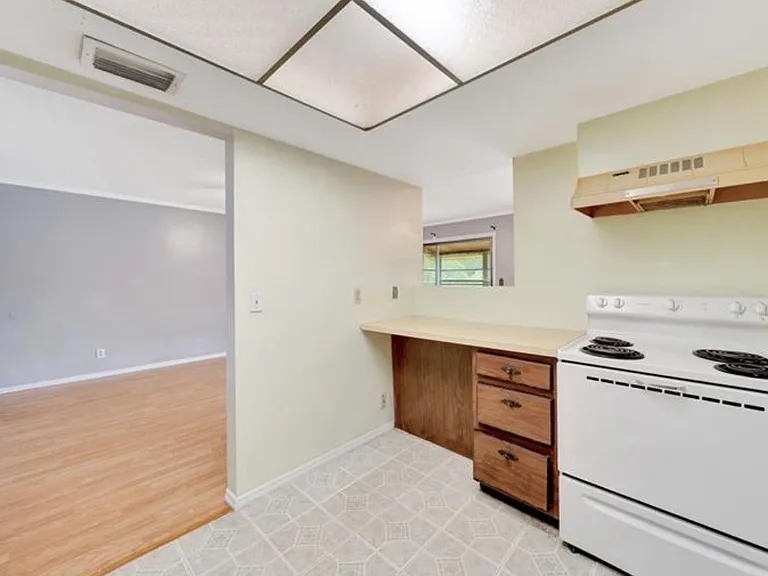 683 Midway Dr #B — Photo 13