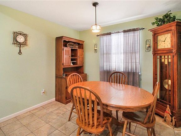 5th image of 6105 Western Rd