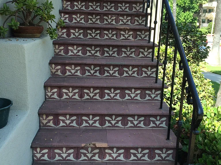 110 E Mountain St — Photo 3