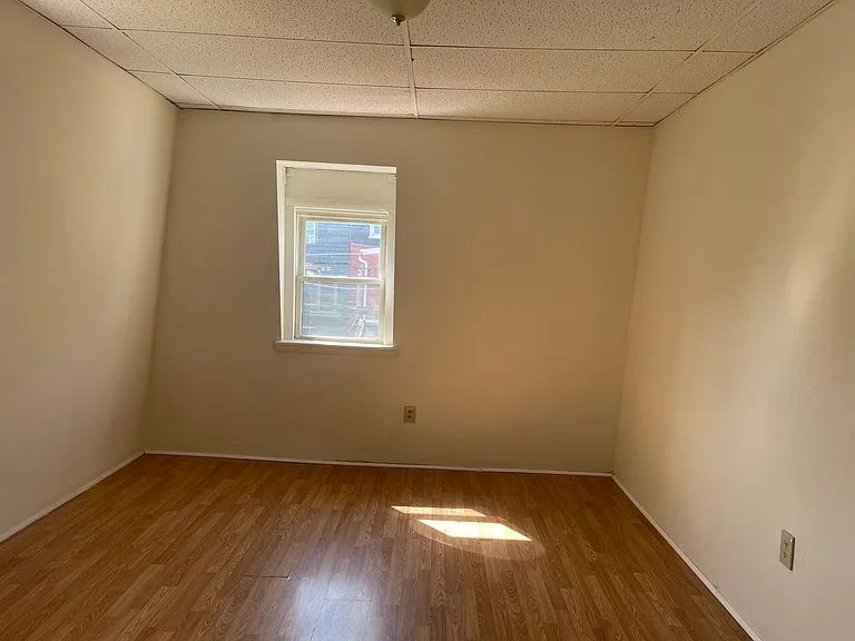 537 Pratt St — Photo 8