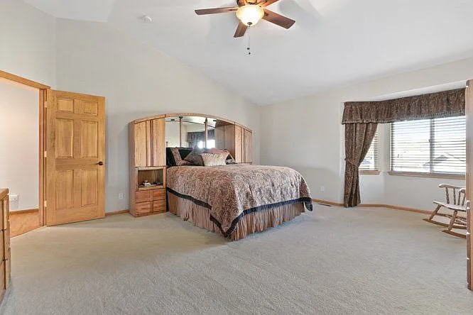 829 Sparrow Hawk Dr — Photo 23