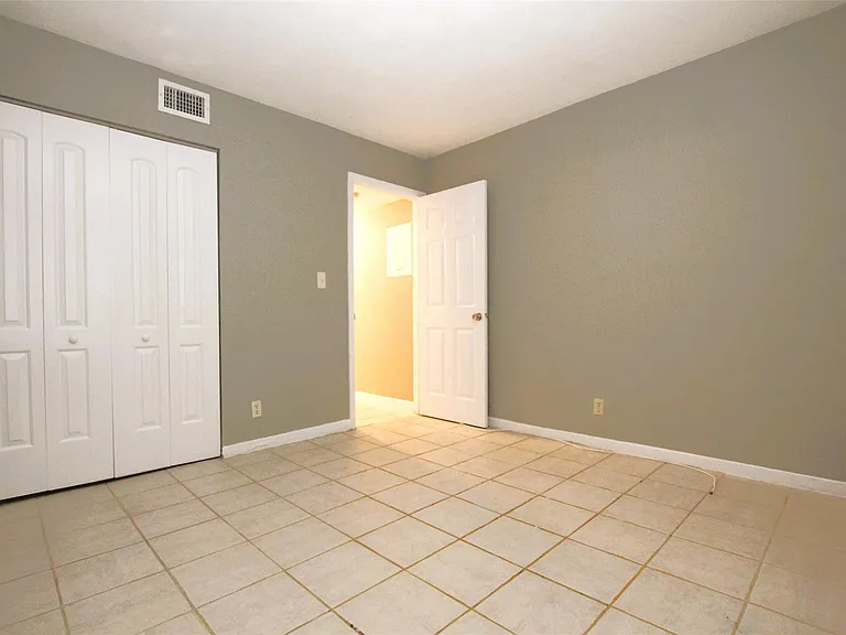 217 Lake Pointe Dr #107 — Photo 28