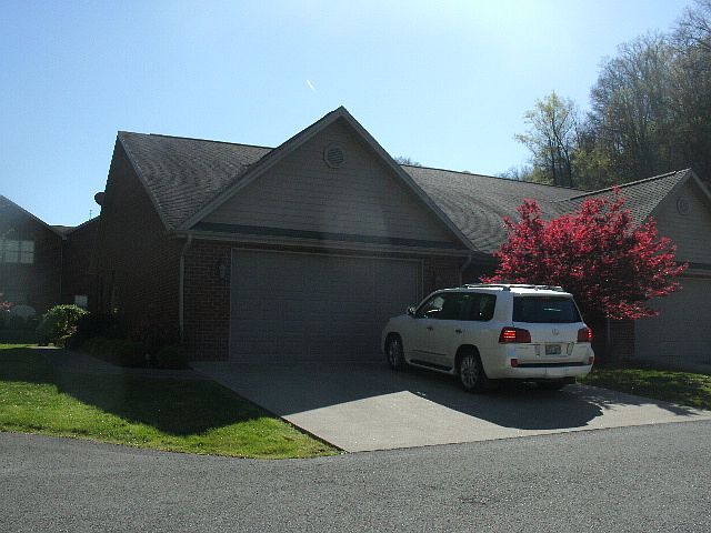 1st image of 109 Louise Ln #B4