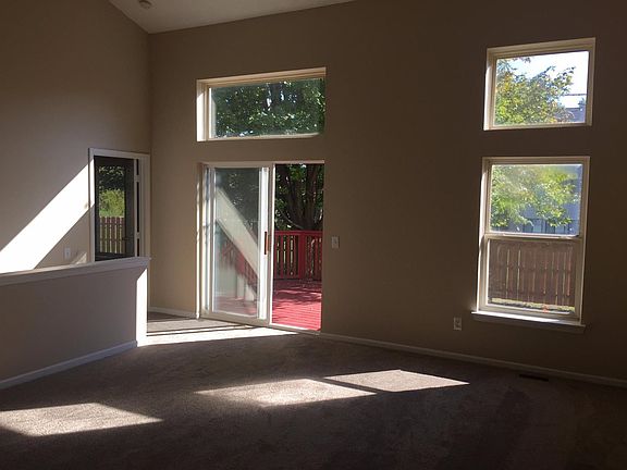 5th image of 337 Daniel Ave
