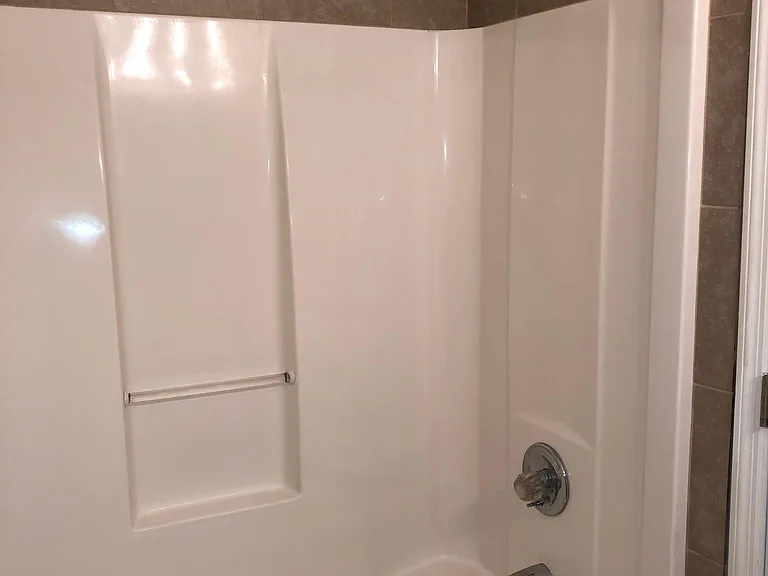 Full bath tub & shower