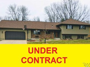 408 E Autumn Ln, Sioux Falls, SD 57105