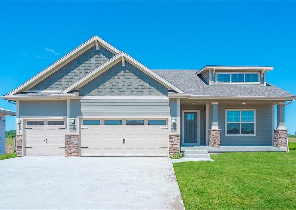 2nd image of 2506 Blooming Heights Dr