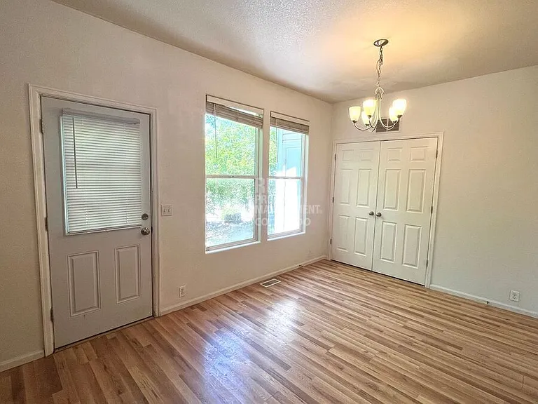 2158 Creekridge Point — Photo 5