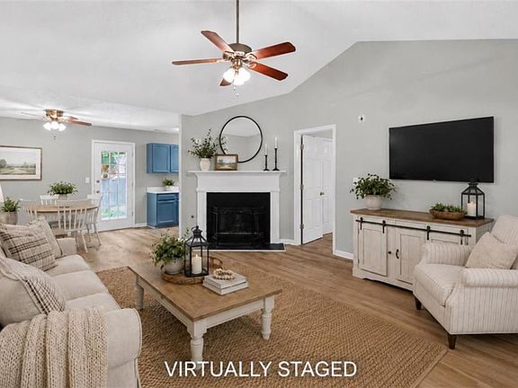 2nd image of 263 Cedars Glen Cir