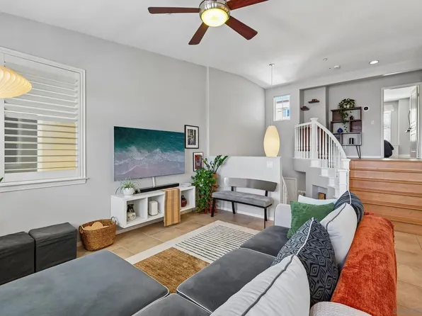 3156 Harbor Ridge Ln, San Diego, CA 92103