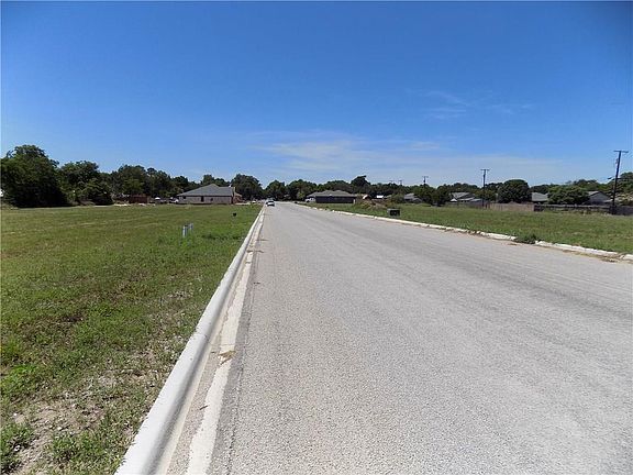 5th image of 2109 Brooke Ln