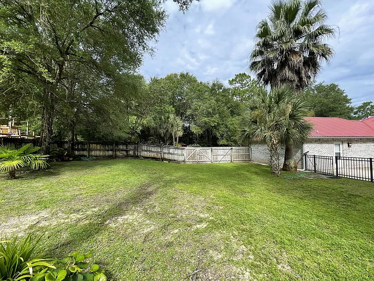 205 Wedgewood Ln — Photo 26