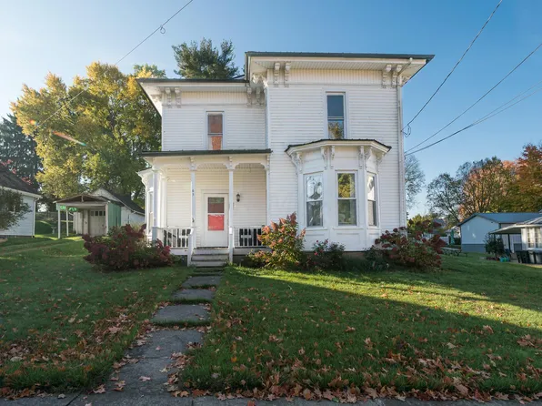 65 High St, Fredericktown, OH 43019