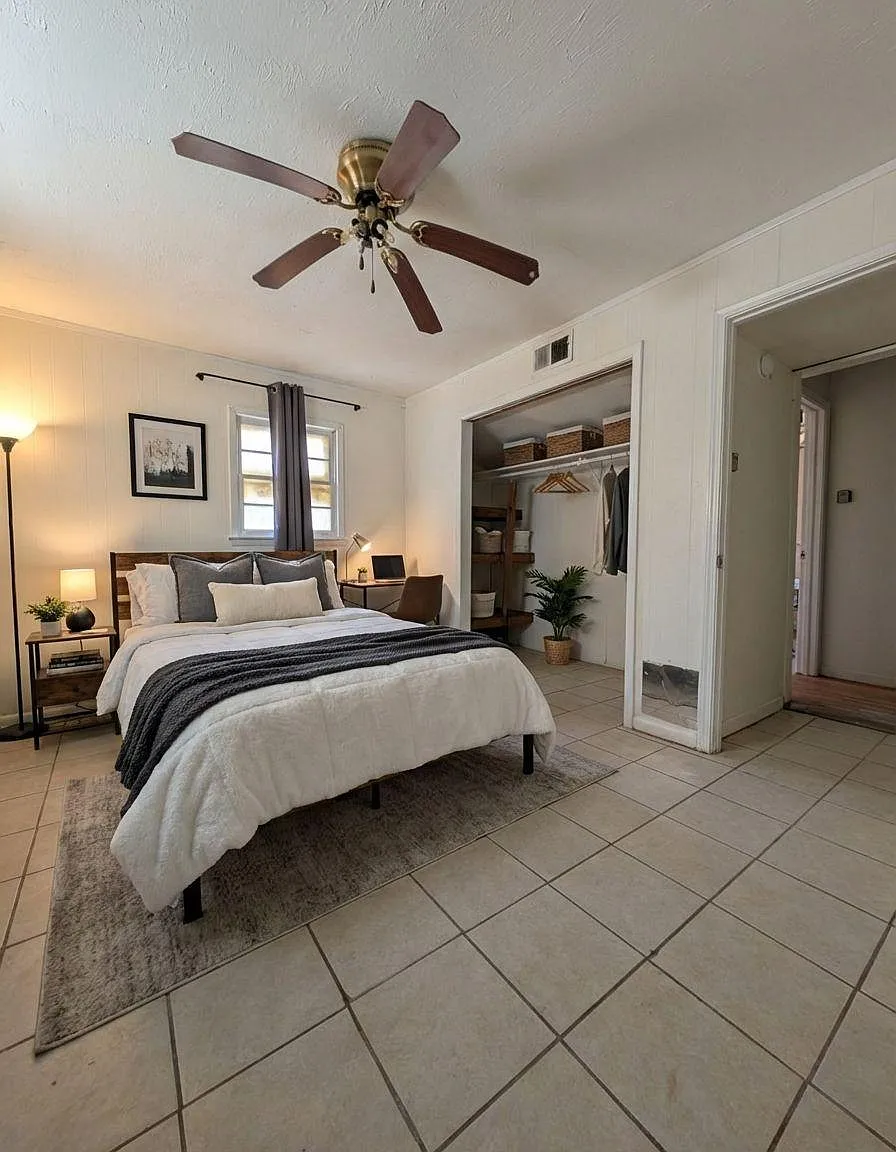 4 bed, 3.0 bath, 4000 sqft, $841 — Photo 2