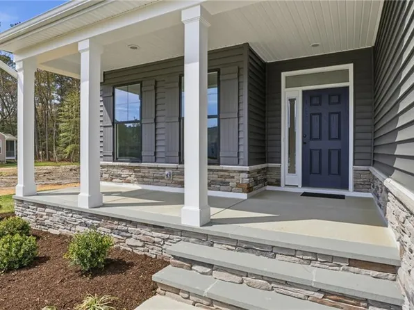 2022 Swiss Ln #8, Gloucester, VA 23061