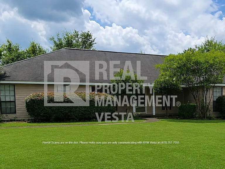 100 Wiley Way — Photo 1