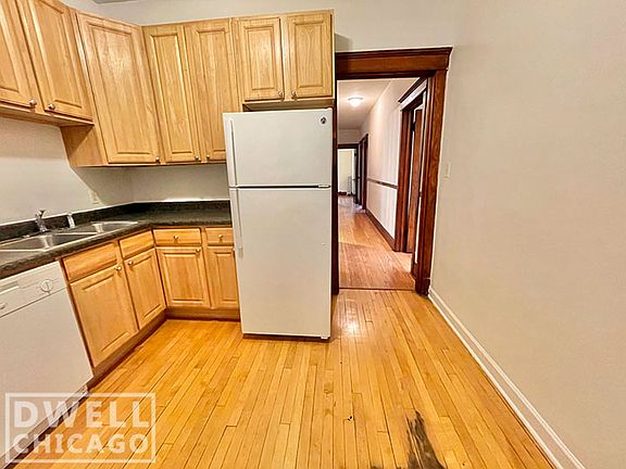 4th image of 2453 N Spaulding Ave #24552