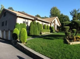 126 Barton Rd, White Plains, NY 10605