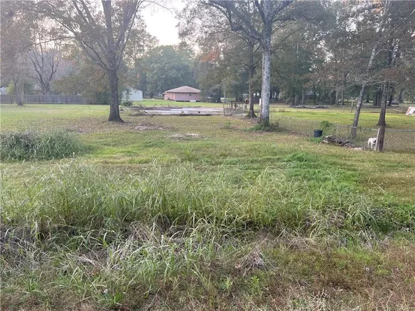 10133 Jon Henri St, Denham Springs, LA 70726