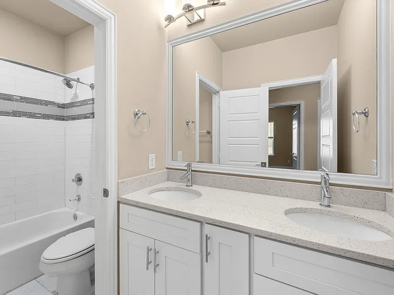 2952 Sheridan Dr — Photo 26