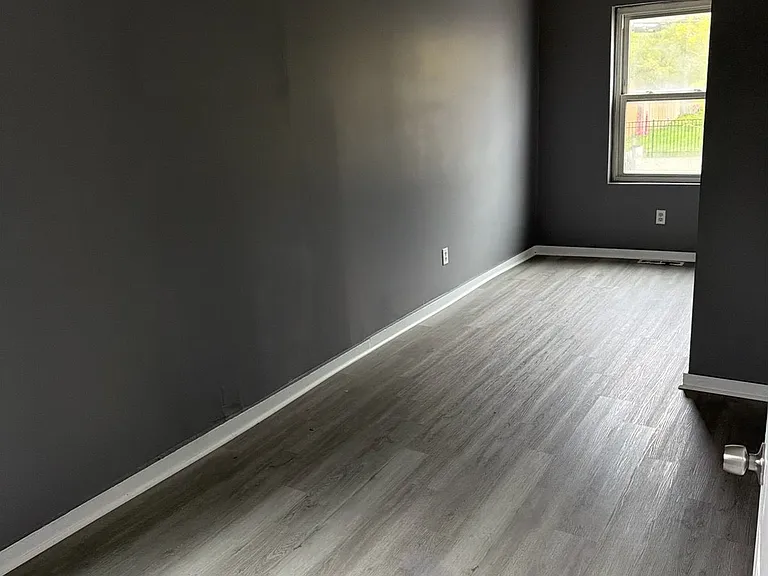 261 Livingston Ave — Photo 3