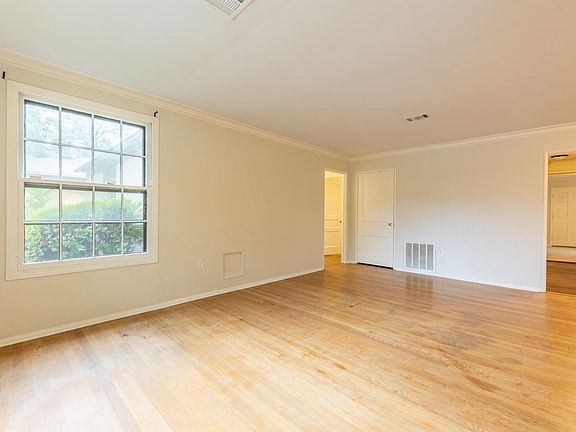 5th image of 2410 Fair Park Blvd