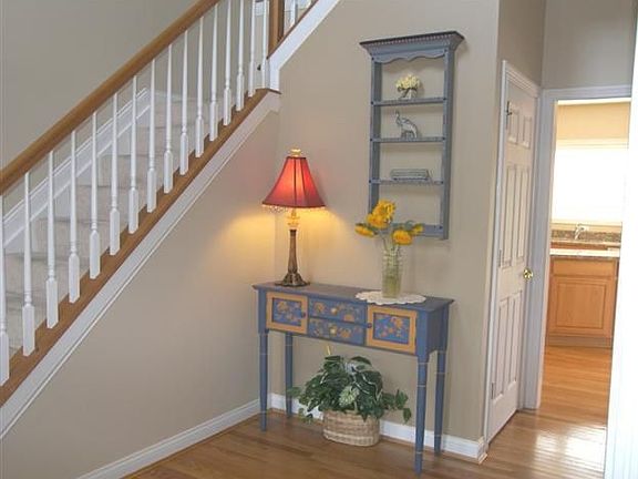 5th image of 1058 Westchester Way