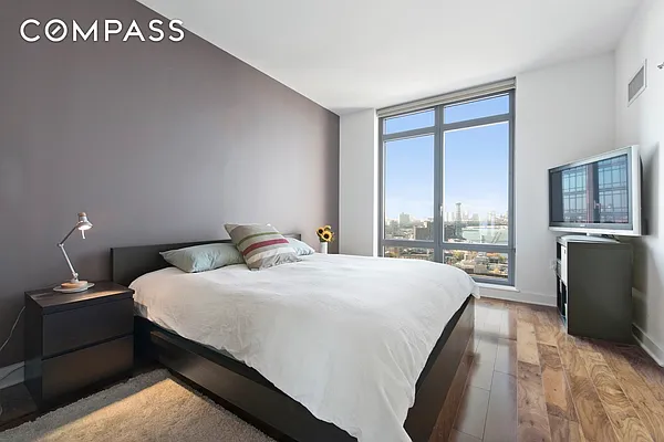 Rented by Compass | media 40