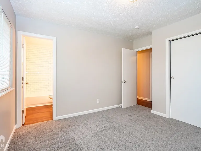10 Oakwood Dr — Photo 14