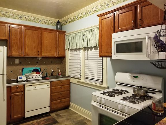 3rd image of 3114 Roosevelt Ave