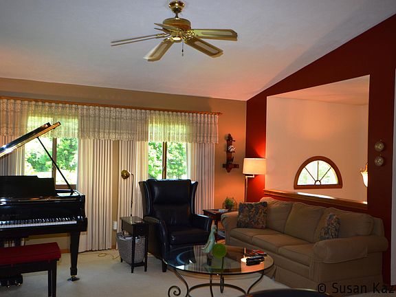 2nd image of 1274 Skyhills Dr NE