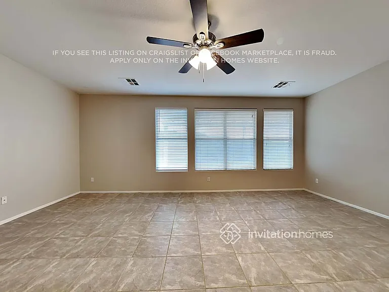 255 Palmarosa St — Photo 4