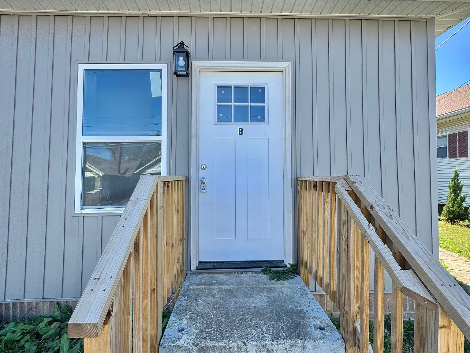 1 bed, 327 sqft, $1,100 — Photo 1