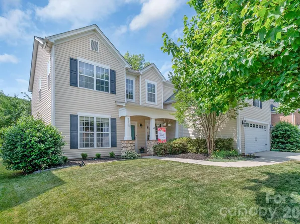 10507 Bere Island Dr, Charlotte, NC 28278