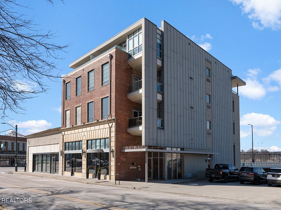 1st image of 555 W Jackson Ave Ste 101