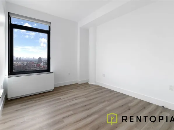 224 East 135th Street image 4 of 16