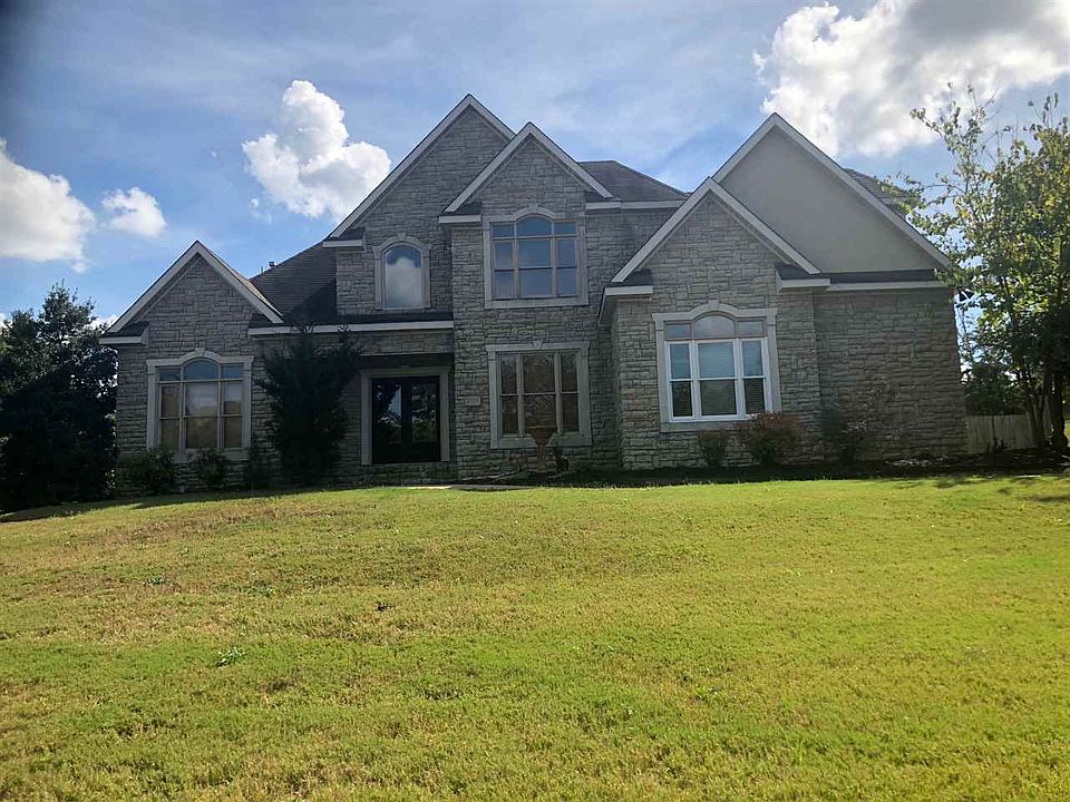 2nd image of 2111 Autumn Dr