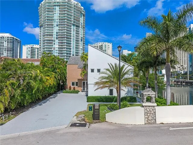 201 Atlantic Ave
