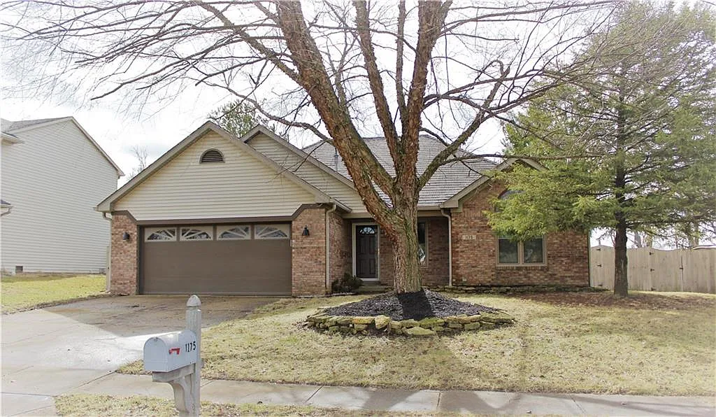 1175 Tiverton Dr photo 1
