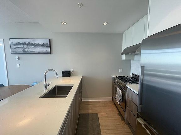 2nd image of 4900 Lennox Ln #3801