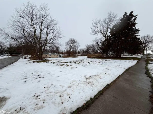 701 Reed St, Grinnell, IA 50112