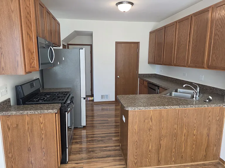 4934 Montauk Dr — Photo 8