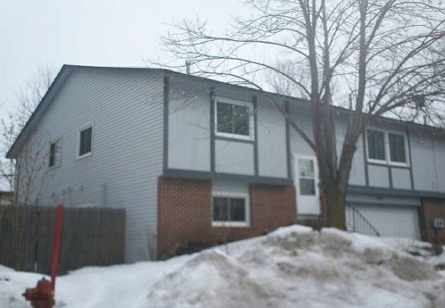 1st image of 714 125th Ln NE